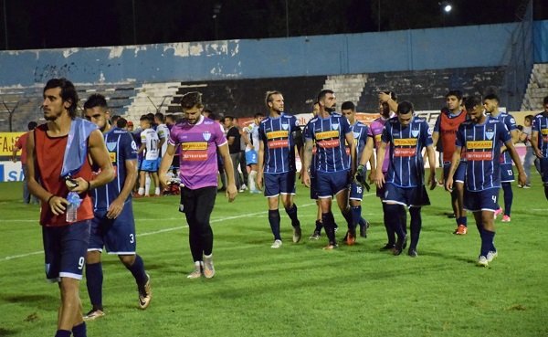 Juventud pagó caro sus errores y fue goleado por Almagro