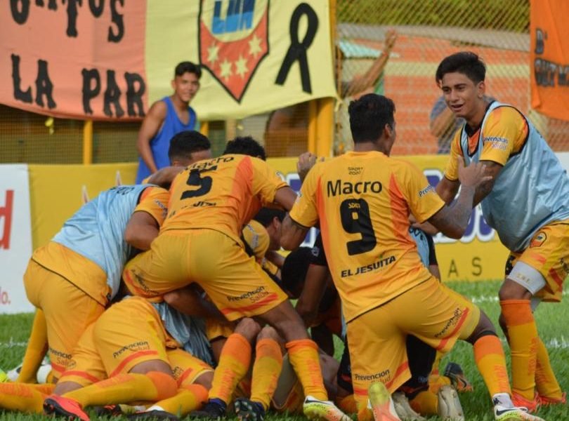Crucero lo dio vuelta ante Huracán y avanzó de fase
