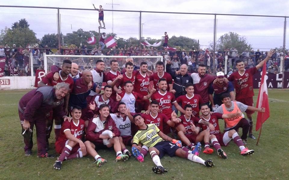Por la vía de los penales, Defensores superó a Alvarado y es semifinalista