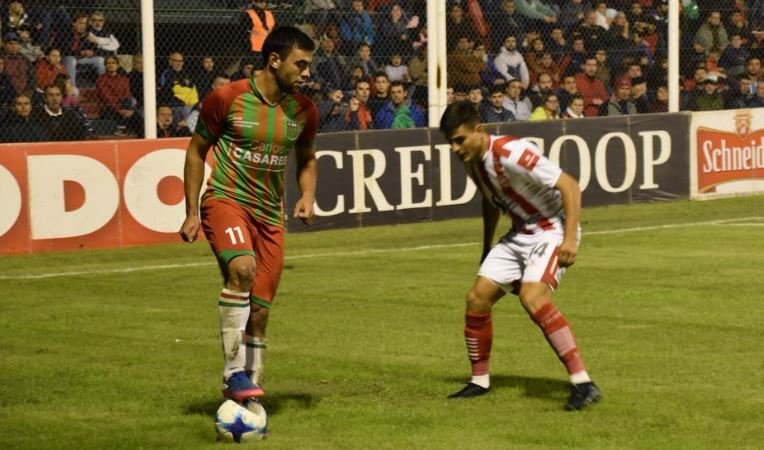 San Martín y Agropecuario empataron en Casares en la ida de la semifinal