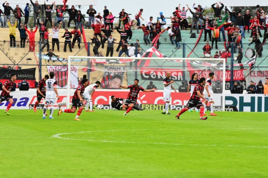 Douglas y Lanús jugarán en la cancha de Defensa y Justicia