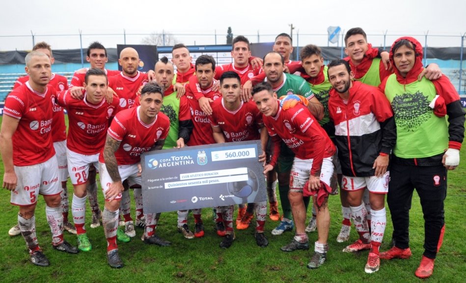 Huracán sufrió para eliminar a Victoriano Arenas