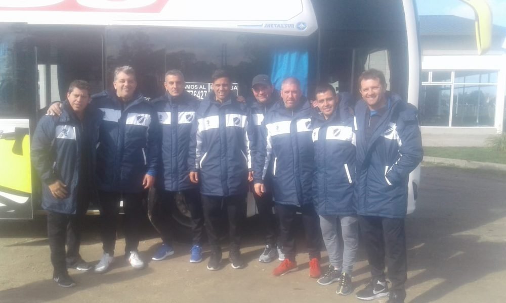 Alvarado emprendió el viaje a su cita histórica ante Boca