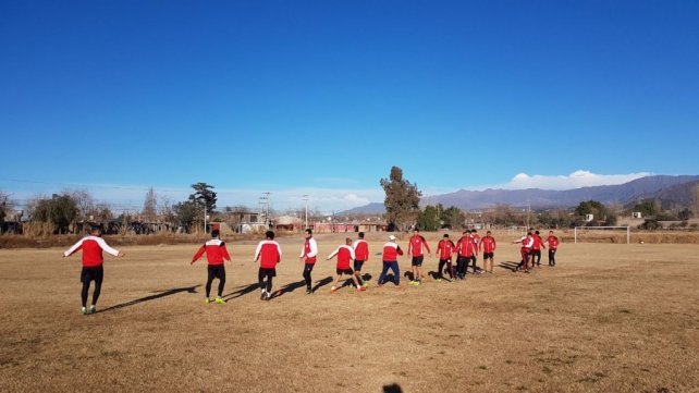 Huracán Las Heras arrancó la pretemporada con nuevos refuerzos