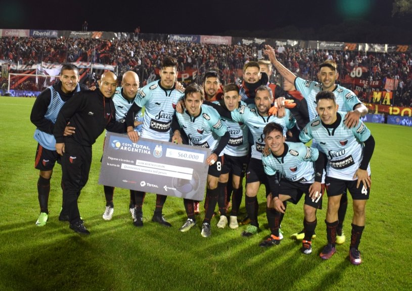 Colón venció a Morón en los penales y pasó a 16avos