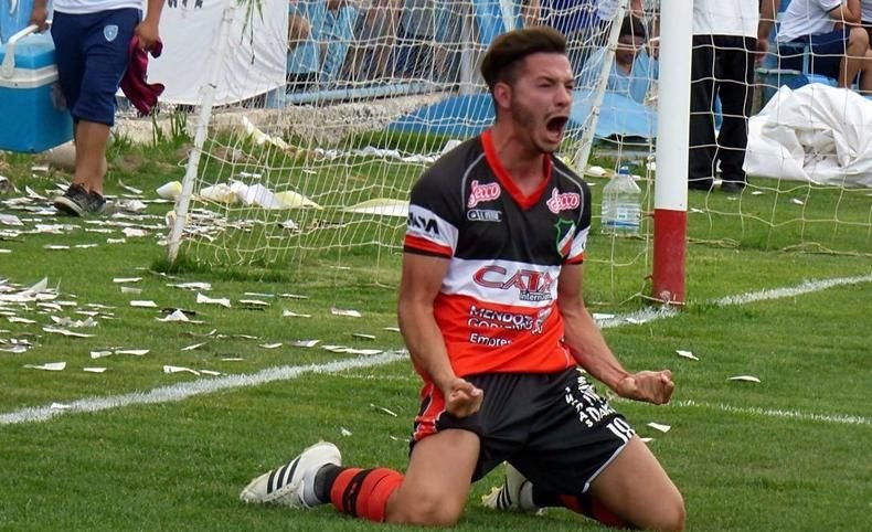 Matías Persia refuerza el ataque de Olimpo