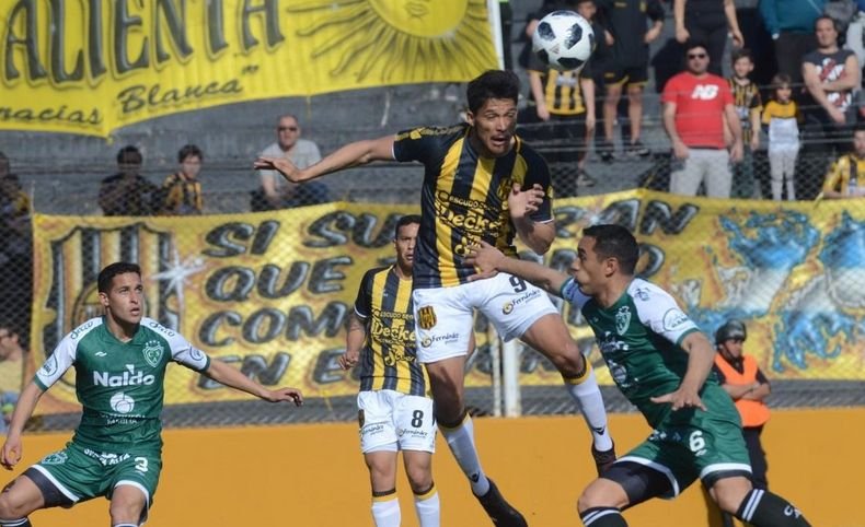 Verde esperanza: Sarmiento se llevó tres puntos de Bahía Blanca