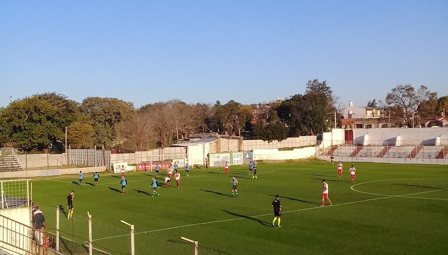 Atlético Paraná sumó dos triunfos frente a Arsenal de Viale