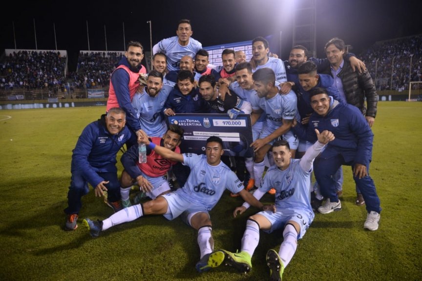 Sobre el final, Atlético Tucumán eliminó a Huracán