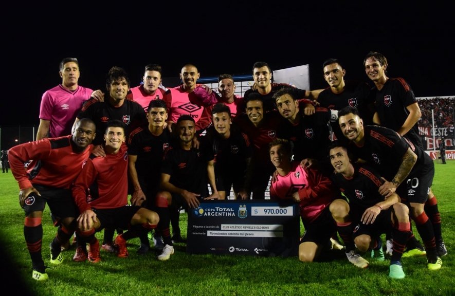 Argentinos Juniors y Newell´s siguen en la copa