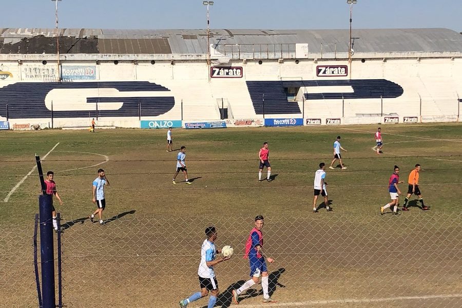Hernán Olocco se queda en Racing para jugar la Liga