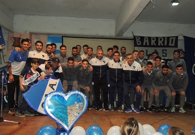 Alvarado se midió con Santamarina y presentó el plantel