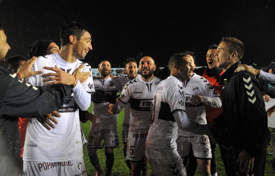 Platense pasó de ronda y espera por River
