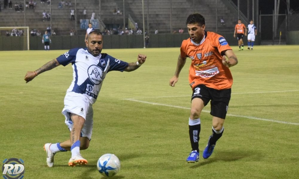 For Ever rescató un empate y Antoniana no levanta cabeza