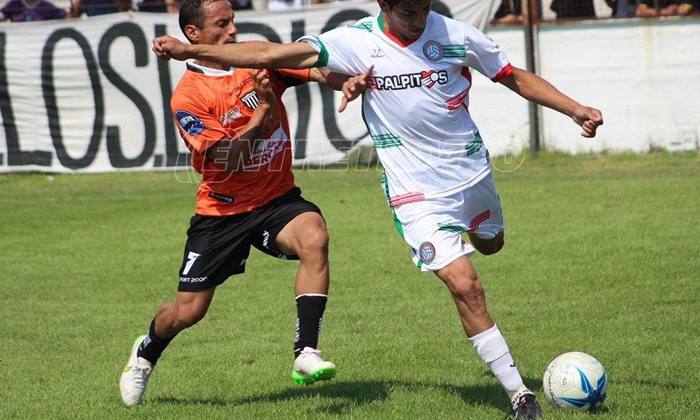 For Ever festejó su primer victoria ante el Expreso