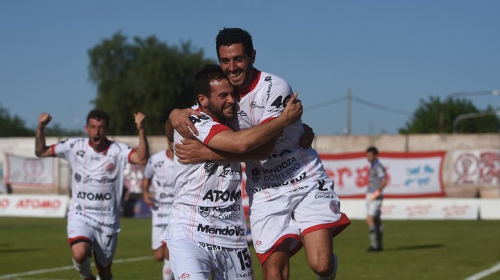 Huracán Las Heras logró su primera victoria ante Juventud Unida