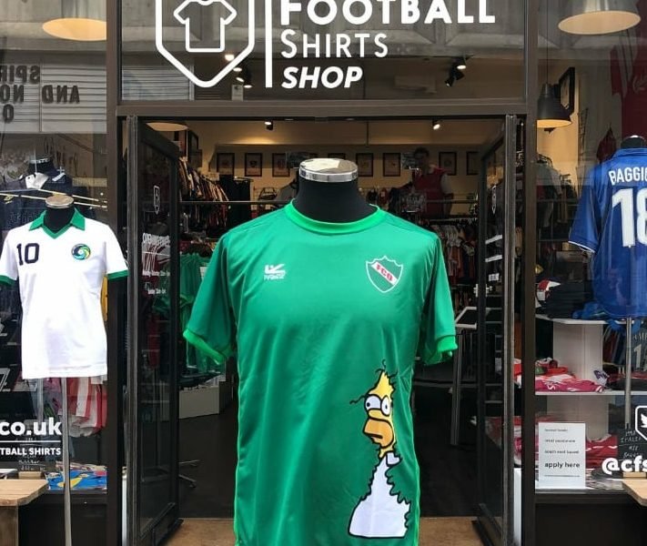 La remera de Nico Caprio llegó a Inglaterra
