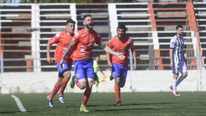 Deportivo Roca dueño del valle