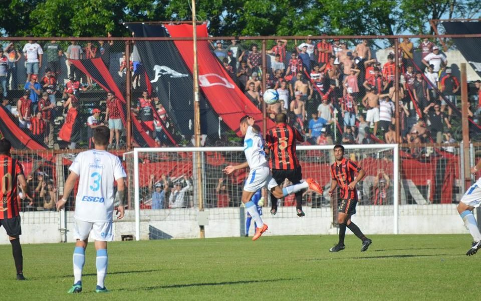 En el debut de Arias, Douglas empató con Gimnasia