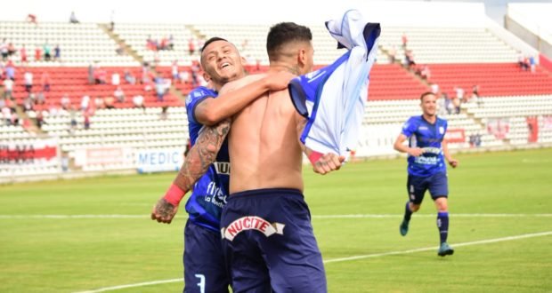 Con el estreno de la dupla técnica, Morón empató con Defensores de Belgrano