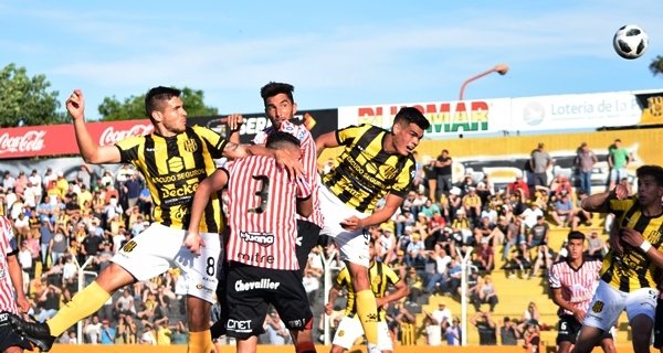 Olimpo se quedó e igualó frente a Los Andes