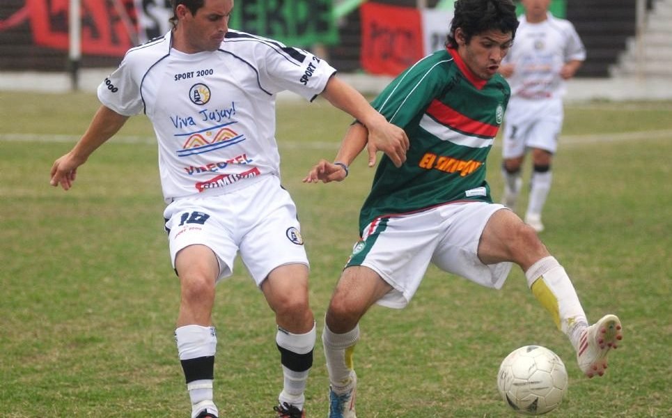 Luis Guevara: «Cumplí un sueño al jugar con esta camiseta y hacer un gol»