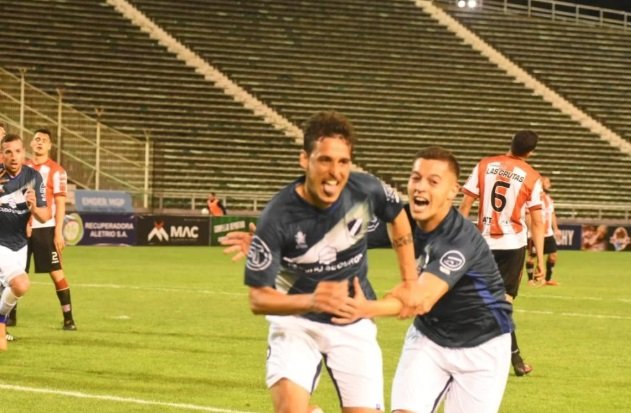 Alvarado volvió a ganar y lidera cómodo