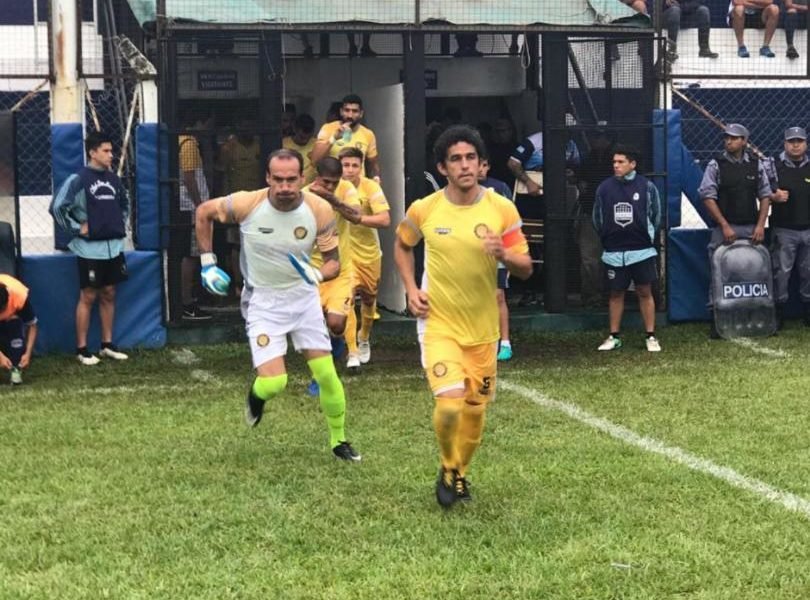 Crucero goleó a San Martín en Formosa y es único escolta