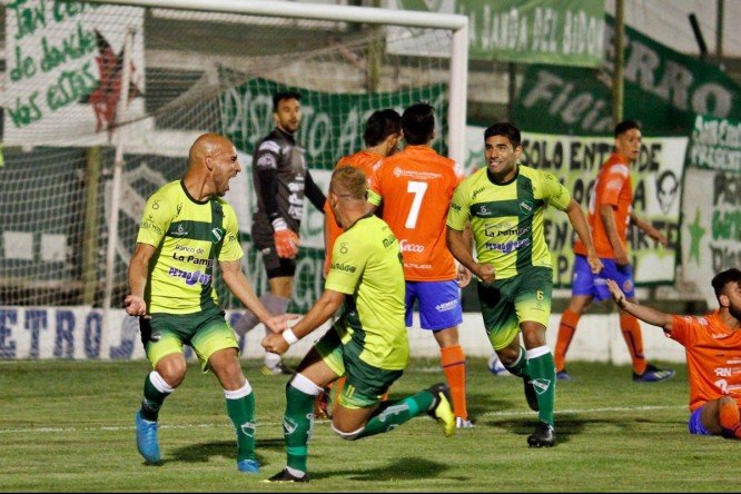 Ajustado triunfo de Ferro
