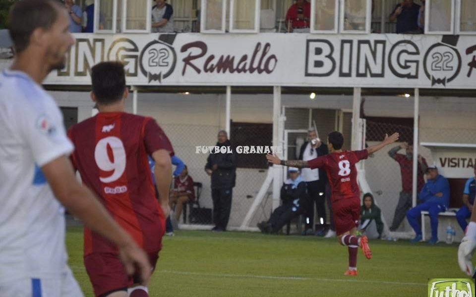 Defensores goleó a Gimnasia y se metió entre los cuatro primeros