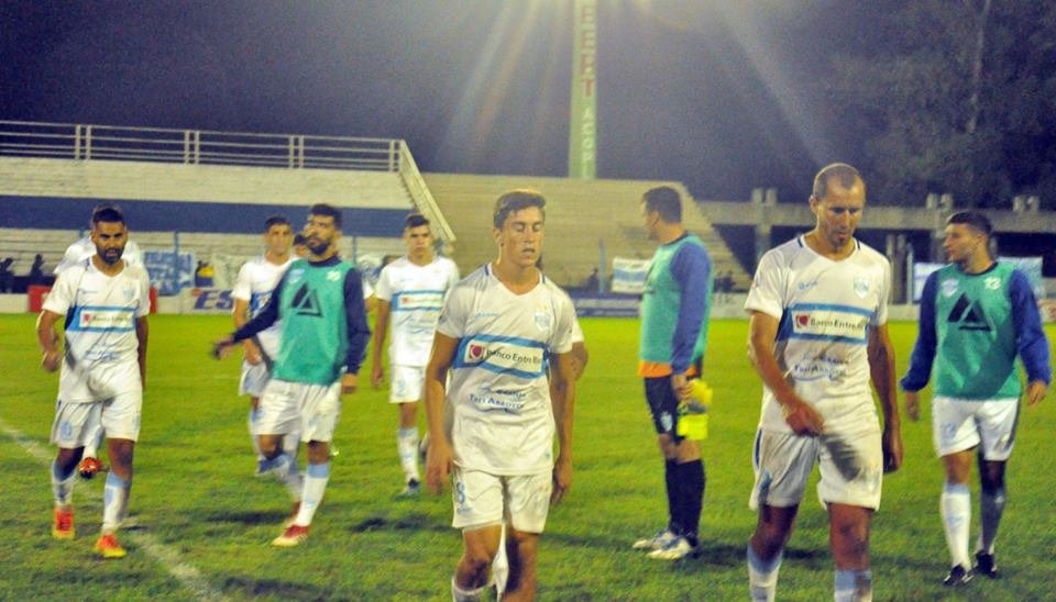 Gimnasia dejó pasar su chance de ser puntero