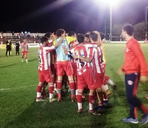 Atlético Paraná logró un triunfo clave y salió del descenso