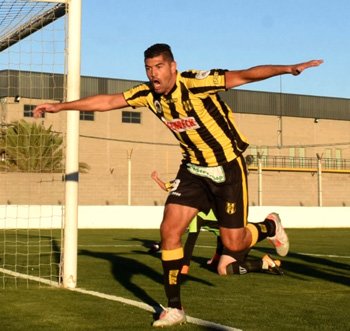 El aurinegro ganó y se ubicó en puestos de clasificación