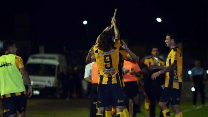 Mitre se recuperó con un valioso triunfo ante Temperley