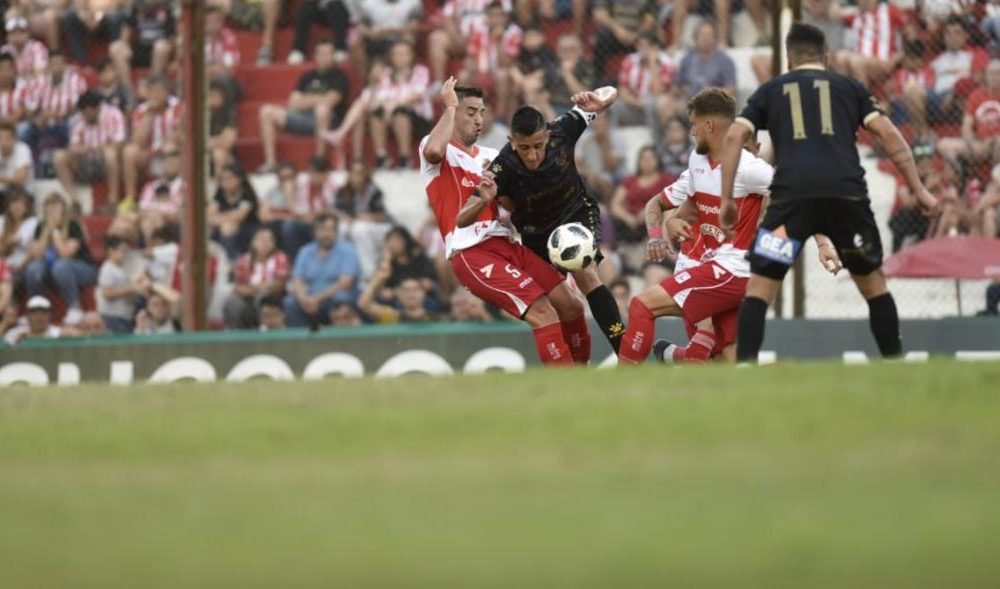 Instituto no pudo de local y cayó 2-0 ante Deportivo Morón
