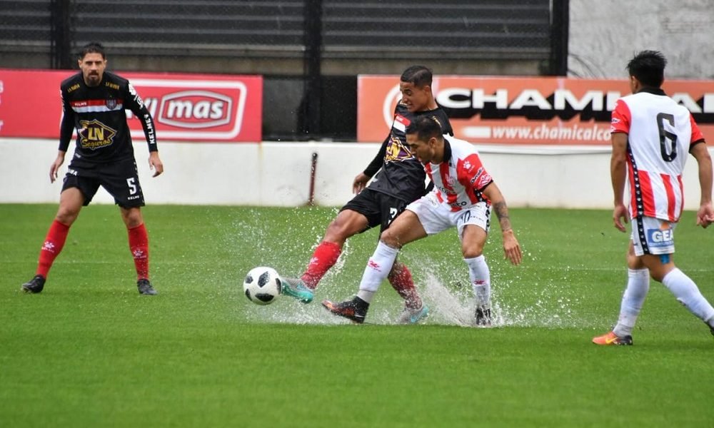 Bajo la lluvia, Instituto empató ante Chacarita