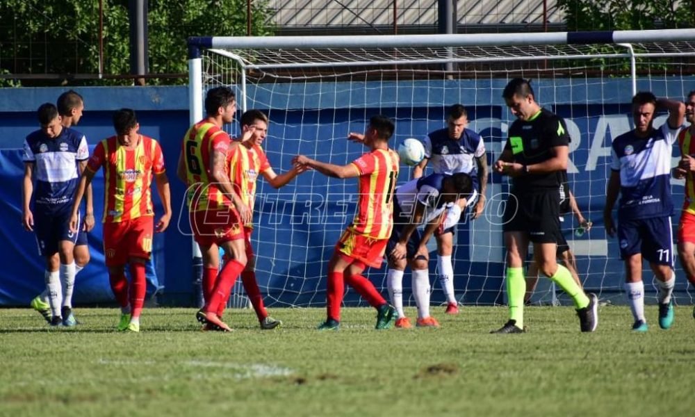 Sarmiento venció a San Martín a domicilio y sigue prendido