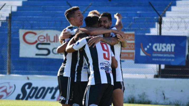 El Ferroviario dio el batacazo ante Almagro y clasificó a la Copa Argentina