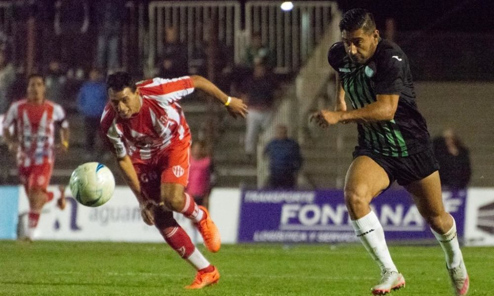 Atlético Paraná empató con Camioneros e irá a la Reválida