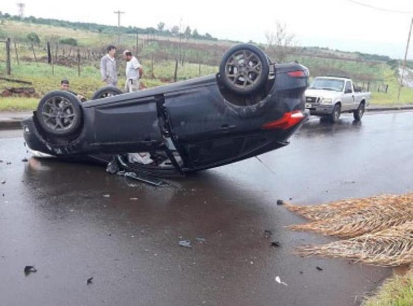 El futbolista Ramón Lentini volcó con su auto en Posadas