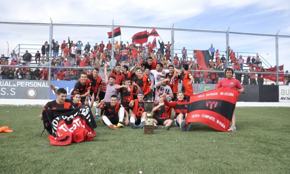 Otro clásico en una final: Independiente le ganó a Racing, salió campeón y va al Regional