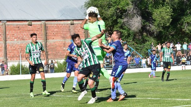 Villa Mitre se quedó con tres puntos valiosos ante Sol de Mayo