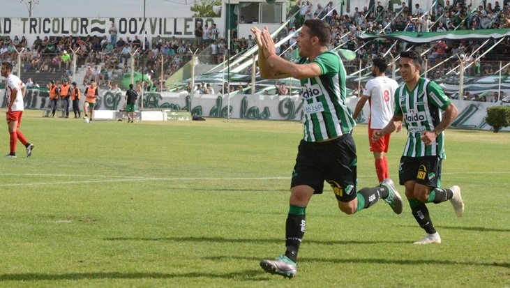 Villa Mitre venció a Independiente y obtuvo la ventaja