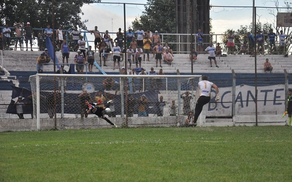 Juventud festejó en los penales y eliminó a Gimnasia
