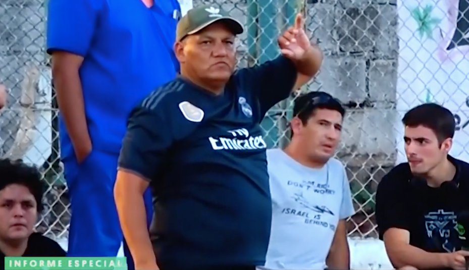 El DT del Regional Amateur que dirige con la camiseta del Real Madrid