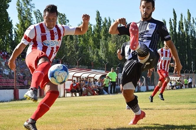 Independiente y Cipolletti arrancaron el año sin puntería