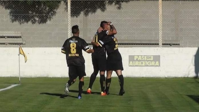 El Aurinegro ganó en Madryn y sigue arriba