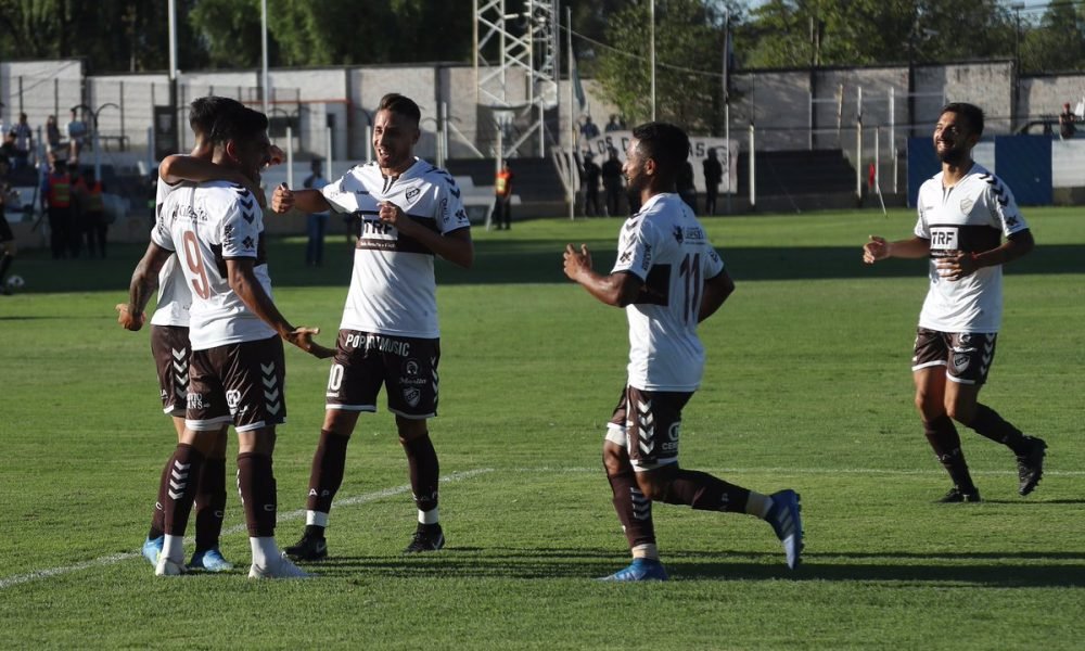 Platense venció a Gimnasia en el Legrotaglie