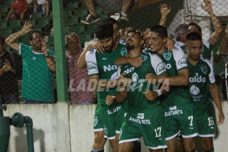 Sarmiento rescató un punto ante Instituto y sigue puntero e invicto