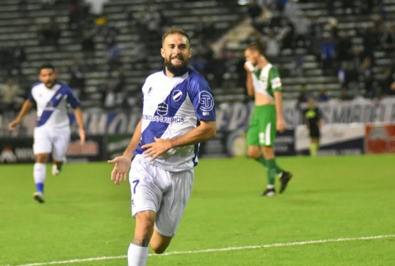 Alvarado ganó un partido clave y se ilusiona